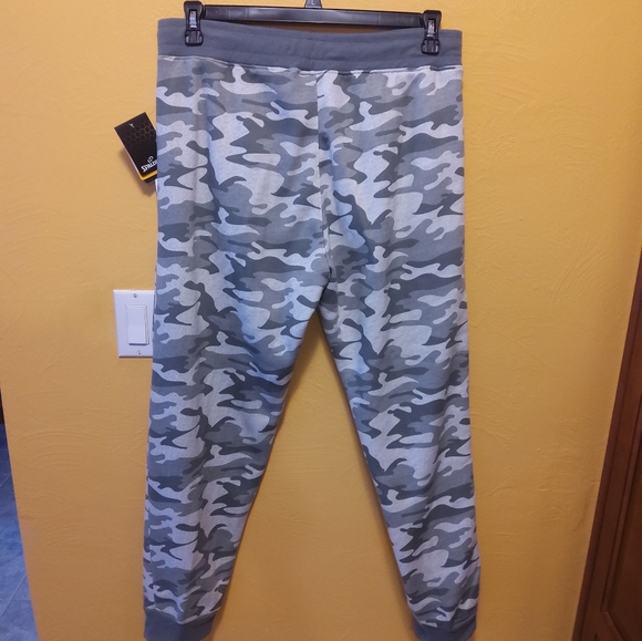 NWT  L Grey Camo Joggers Firm Price - Picture 3 of 3